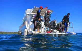 Boat diving with Fun Divers TW